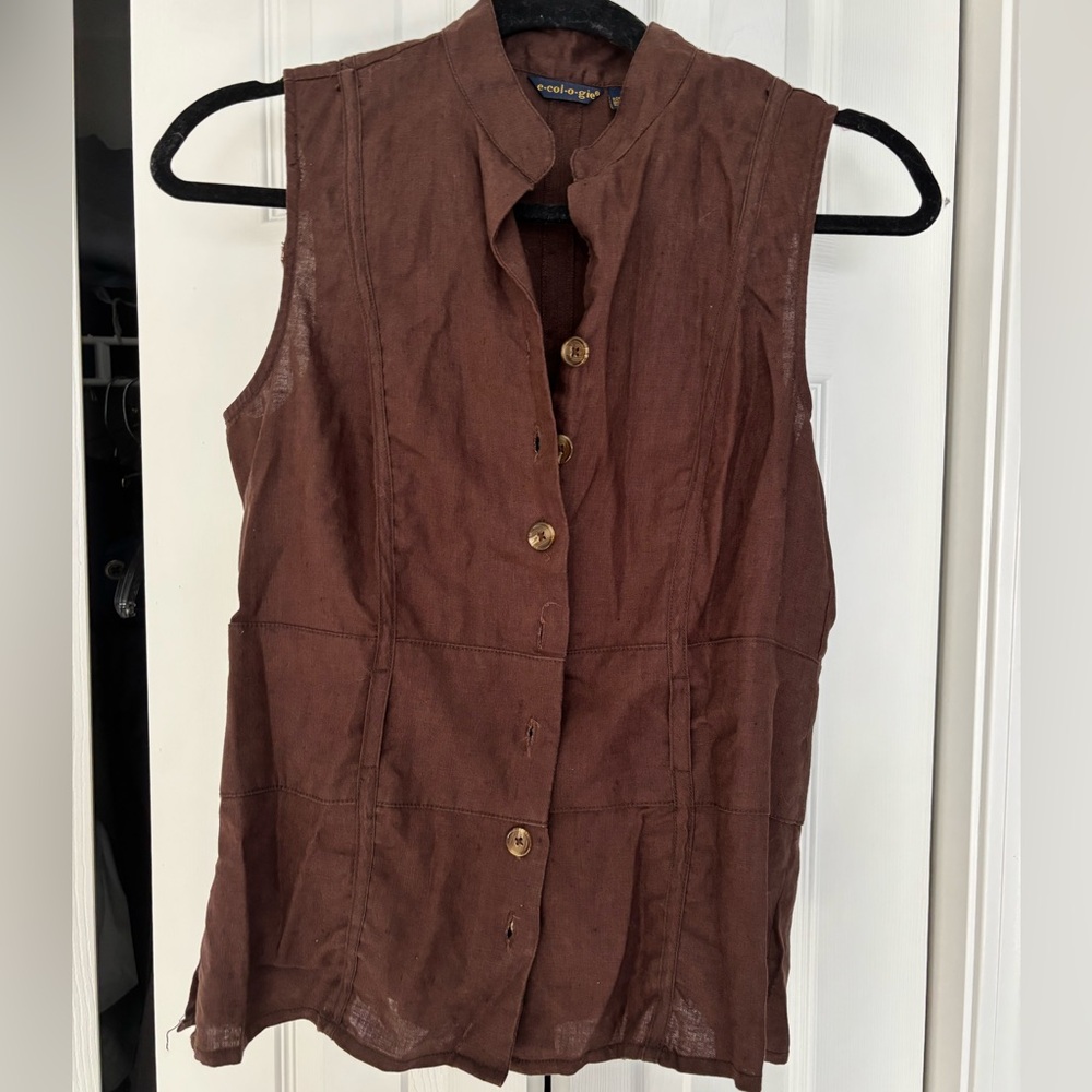 E-col-o-gie Brown Sleeveless Button-Down Shirt